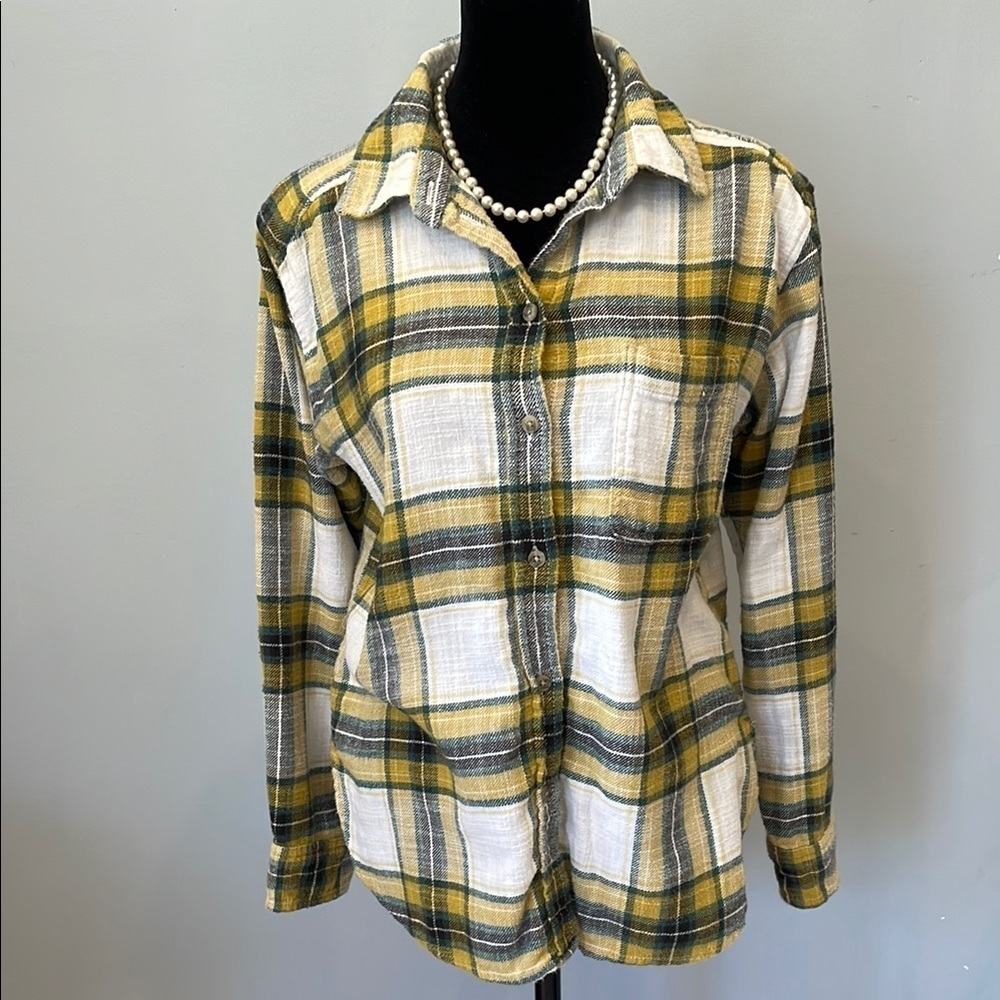 Plaid Button-Up Shirt in Green and Yellow American eagle